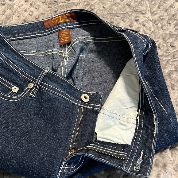 Sizzle Jeans 13 capri embroidered floral back pockets measurements in pictures - Picture 7 of 12